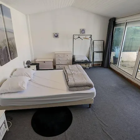 Spacious Nest With Terrace Near The Ferienhaus Saint-Hilaire-de-Talmont