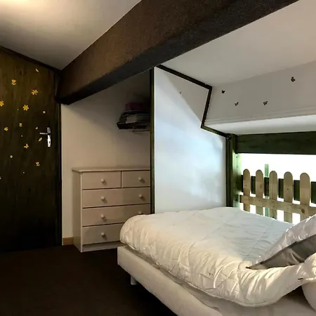 Spacious Nest With Terrace Near The