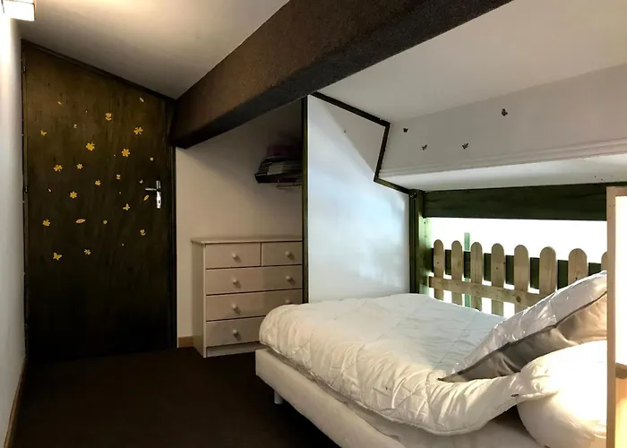 Ferienhaus Spacious Nest With Terrace Near The Saint-Hilaire-de-Talmont