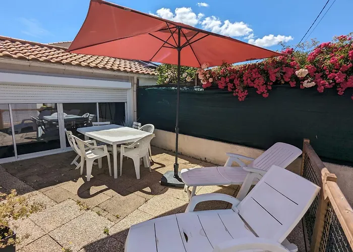 Spacious Nest With Terrace Near The